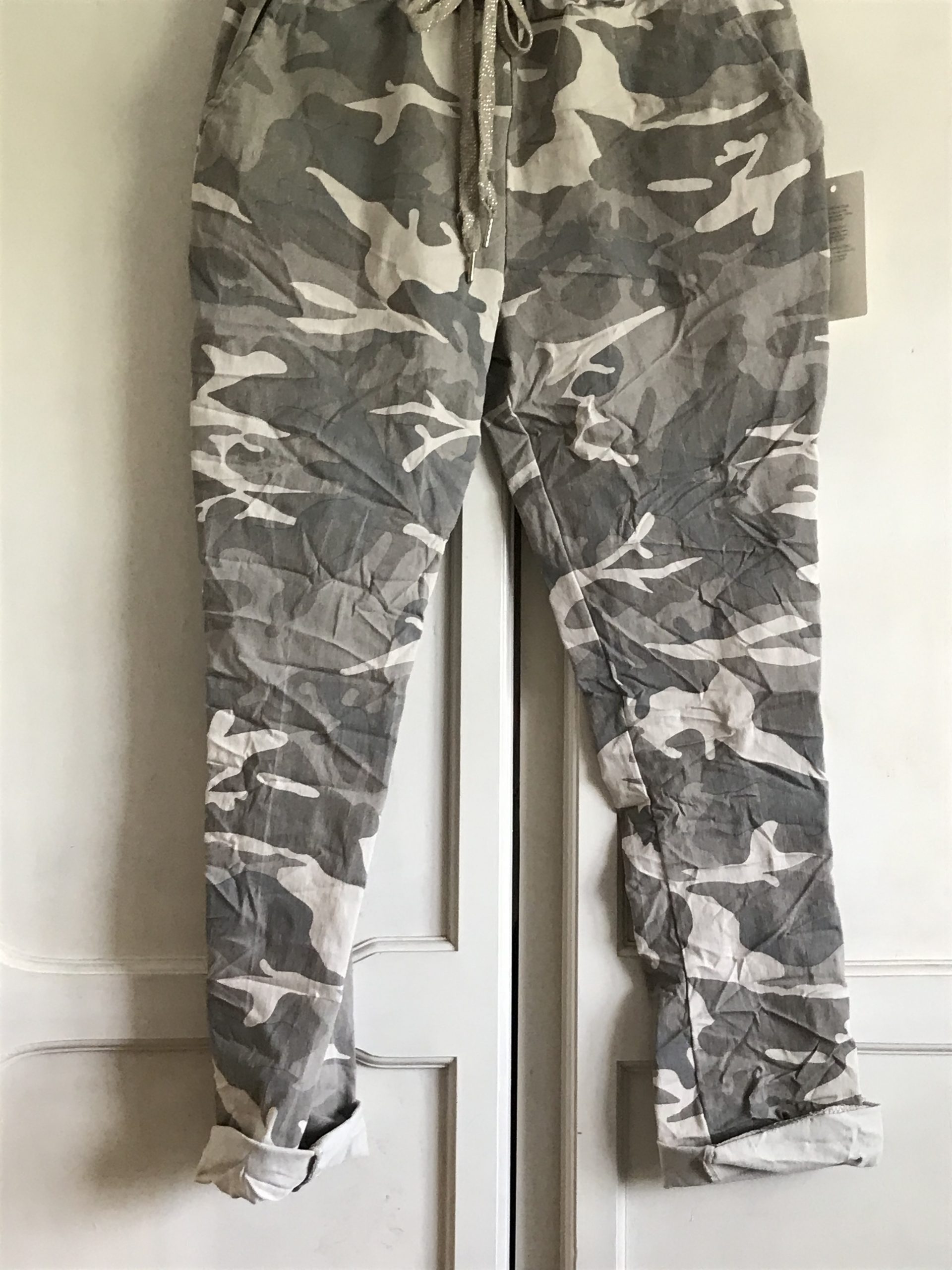 Magic trousers lightbeige Camouflage - Suekastyle