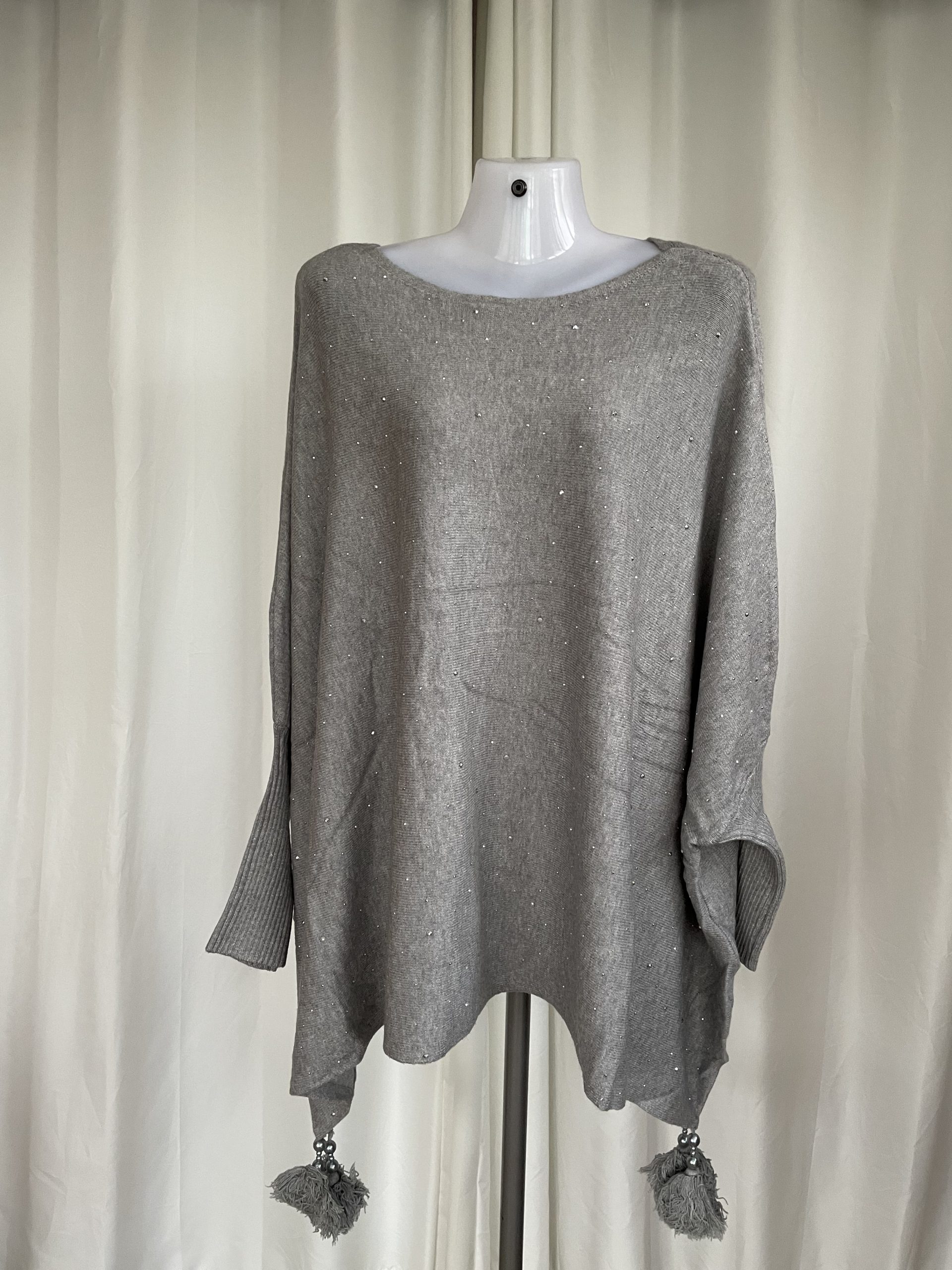 Sparkly poncho with sleeves grey - Suekastyle