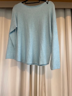 Round neck jumper pale blue