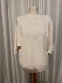 Short sleeved fine knit cream